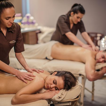 Royal Princess Hotel Dubrovnik Exterior foto Massage therapists working in a spa