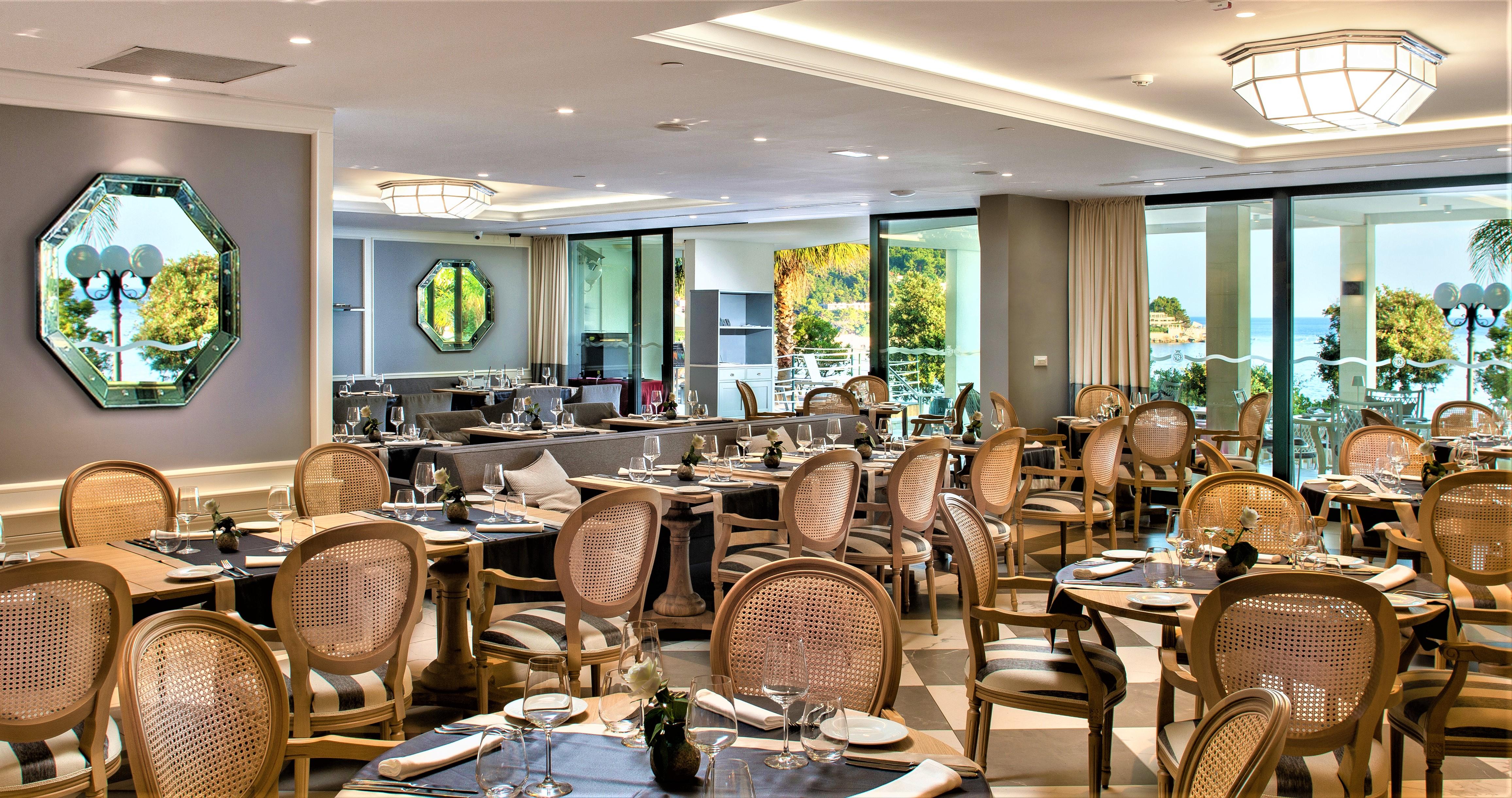 Royal Princess Hotel Dubrovnik Exterior foto The restaurant