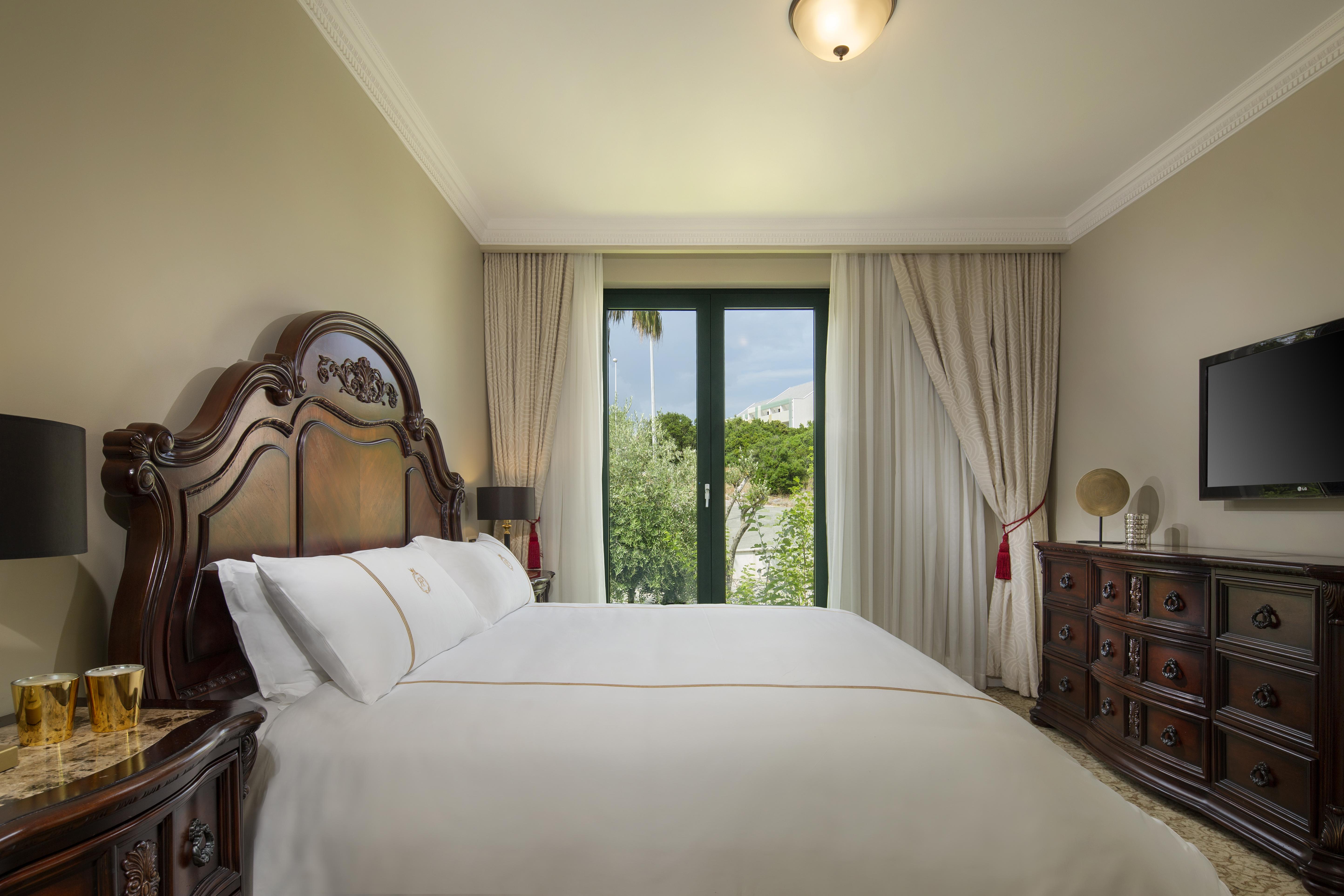 Royal Princess Hotel Dubrovnik Exterior foto A bedroom at the hotel