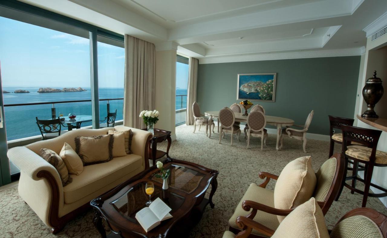 Royal Princess Hotel Dubrovnik Exterior foto A suite at the Four Seasons Hotel, Alexandria
