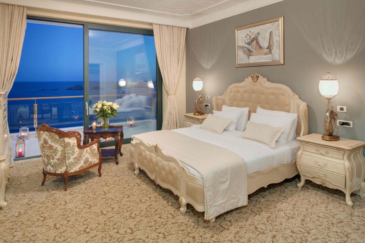 Royal Princess Hotel Dubrovnik Zimmer foto A bedroom at the hotel