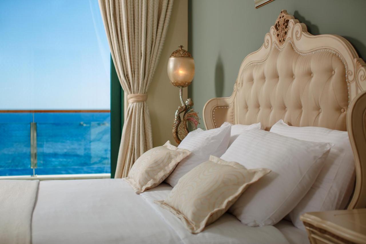 Royal Princess Hotel Dubrovnik Exterior foto A bedroom at the hotel
