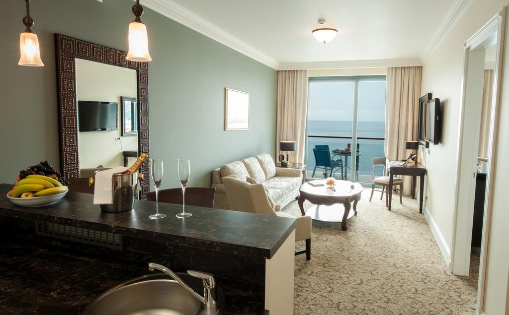 Royal Princess Hotel Dubrovnik Zimmer foto A typical suite at the Hilton San Diego Bayfront
